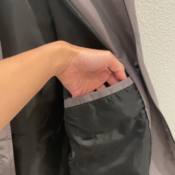 Amazon Essentials Men's Lightweight Bomber Jacket - Picture 5 of 7